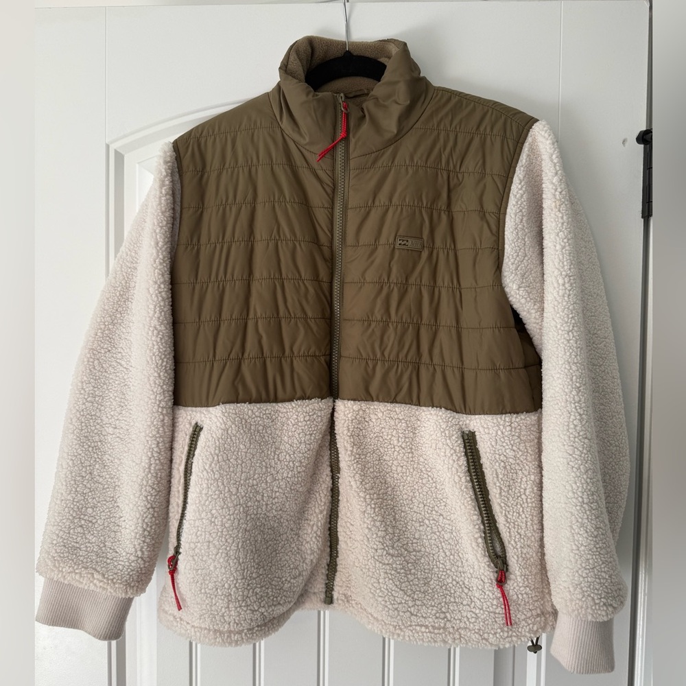 Billabong Two-Tone Puffer Sherpa Jacket in Olive and Cream